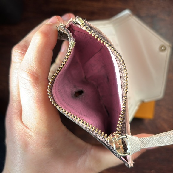 L. V. Designer inspired wallet - Picture 6 of 7